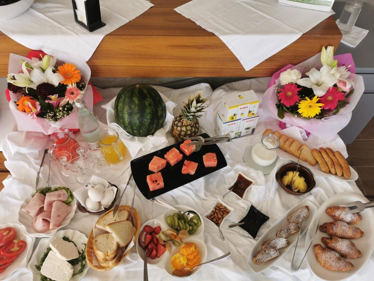Dolce Italia Hotel Radhime Luaran gambar